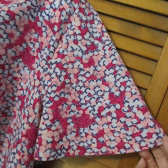 Lane Bryant top lightweight pink, blue and flowy V neck top size 26W - Picture 4 of 6